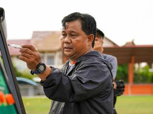 Akun WhatsApp Mantan Pelatih Persik Kediri Diretas Akun WhatsApp Mantan Pelatih Persik Kediri Diretas