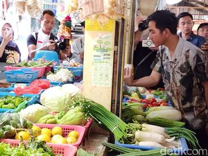 Gibran Blusukan ke Pasar Cihapit Bandung, Borong Bahan Pokok-Bumbu Dapur