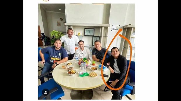 Foto kekasih Tamara Tyasmara pelaku pembunuhan Dante di kolam renang