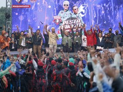 Hadiri Pesta Rakyat di Magelang, Ganjar Sampaikan Pesan Perdamaian