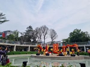 Foto: Pertunjukkan Barongsai dan Liong di Taman Literasi Foto: Pertunjukkan Barongsai dan Liong di Taman Literasi