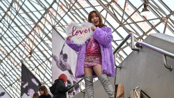 Kawaii! Gaya Swifties Sambut The Eras Tour di Tokyo Dome Jepang