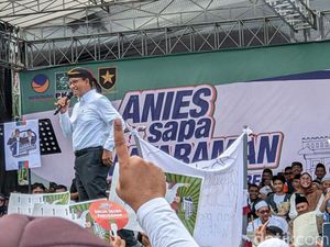 Ribuan Orang Hadiri Kampanye di Tulungagung, Anies: Bukan Massa Bayaran