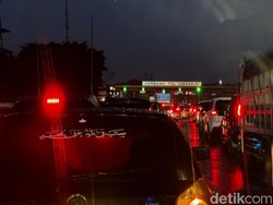 Macet di Exit Tol Sidoarjo, 30 Menit Belum Bisa Keluar