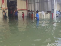Banjir di Kedungbanteng Demak Capai 100 Cm, Warga Ngungsi