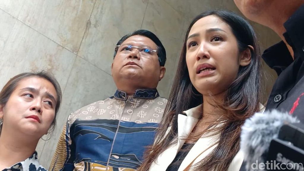 Luapan Emosional Tamara Tyasmara Lihat Rekaman CCTV Kekasih Tenggelamkan Dante Luapan Emosional Tamara Tyasmara Lihat Rekaman CCTV Kekasih Tenggelamkan Dante