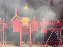 Sambut Imlek, Umat Konghucu di Lasem Rembang Gelar Sembayang Nie Mee