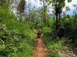 Warga Kampung 8 Ciamis yang Impikan Akses Jalan Memadai