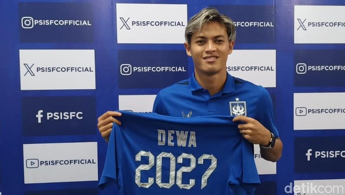 Alfeandra Dewangga usai perpanjangan kontrak dengan PSIS. Foto diunggah Sabtu (10/2/2024).