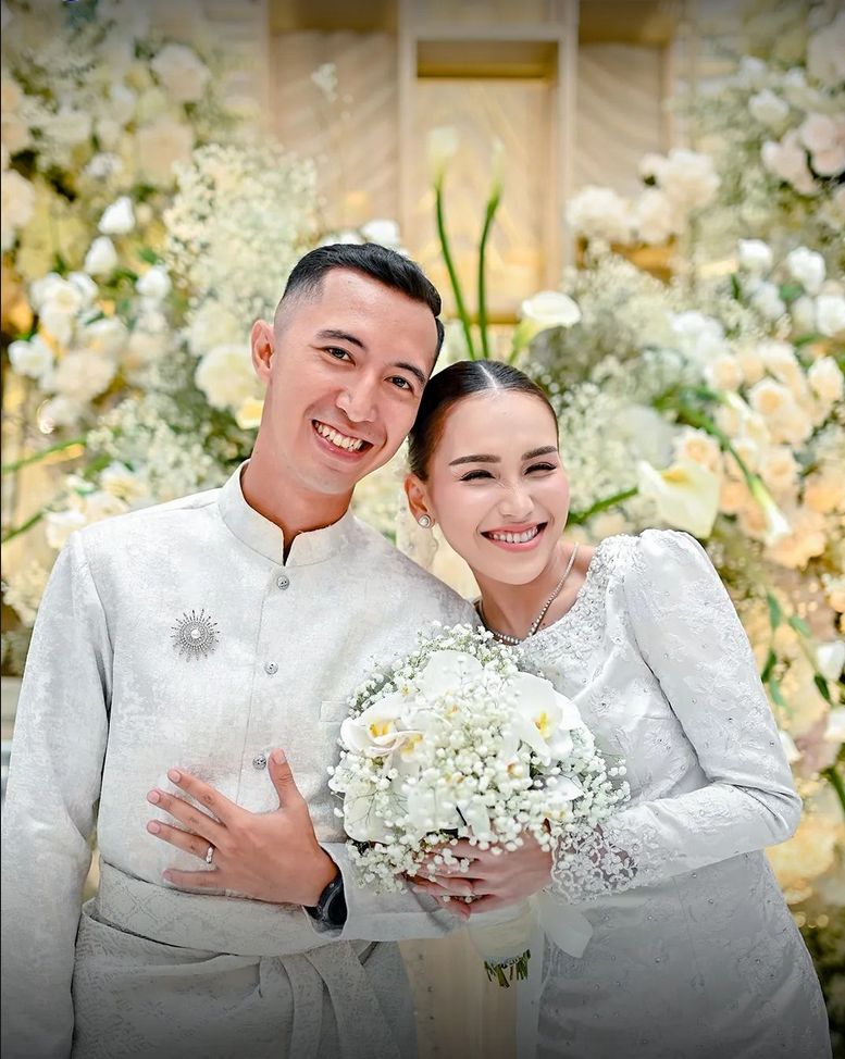 Ayu Ting Ting dan Muhammad Fardhana Lamaran.