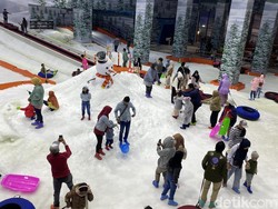 Main Salju Bareng Keluarga di Surabaya, Mulai Rp 100 Ribu!