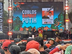 Anak Wiji Thukul Tagih Janji Jokowi dalam Kampanye Ganjar-Mahfud di Solo