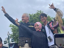 Kampanye di Solo, Ganjar-Mahfud Kirab Naik Gerobak Sapi