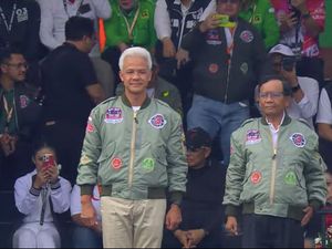 Mahfud Md Bacakan Maklumat di Semarang, Singgung Masalah Keadilan Ekonomi Mahfud Md Bacakan Maklumat di Semarang, Singgung Masalah Keadilan Ekonomi