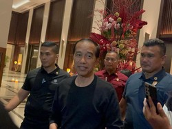 Sambangi Hotel Fairmont Disusul Gibran, Jokowi Ngaku Antar Cucu
