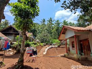 Kampung Terpencil yang Unik di Ciamis: Isinya 8 Rumah Saja, Tidak Lebih Kampung Terpencil yang Unik di Ciamis: Isinya 8 Rumah Saja, Tidak Lebih