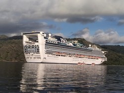 Astindo Manggarai Barat Soroti Kapal Pesiar yang Bersandar di Pulau Komodo