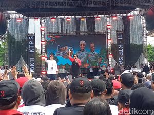 Megawati Ingatkan Warga Jangan Kesengsem Diberi Bansos Megawati Ingatkan Warga Jangan Kesengsem Diberi Bansos