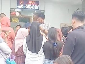KPU Makassar Pastikan Bayar Upah Petugas Sorlip Logistik Pemilu Hari Ini KPU Makassar Pastikan Bayar Upah Petugas Sorlip Logistik Pemilu Hari Ini