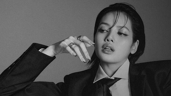 Lisa BLACKPINK Jadi Bos Agensi Sendiri