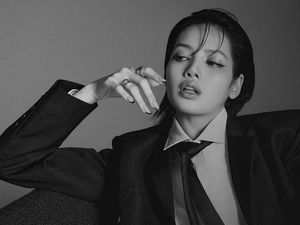 Lisa BLACKPINK Jadi Bos Agensi Sendiri