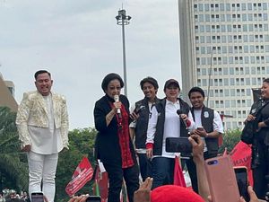 Momen King Nassar Ajak Megawati Nyanyi di Kampanye Akbar Semarang Momen King Nassar Ajak Megawati Nyanyi di Kampanye Akbar Semarang