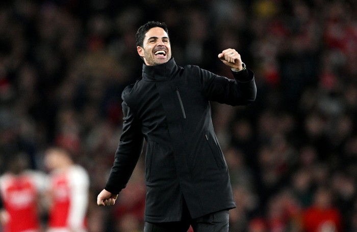 LONDON, ENGLAND - FEBRUARY 04: Mikel Arteta, Manager of Arsenal, celebrates after the teams victory in the Premier League match between Arsenal FC and Liverpool FC at Emirates Stadium on February 04, 2024 in London, England. (Photo by Shaun Botterill/Getty Images)