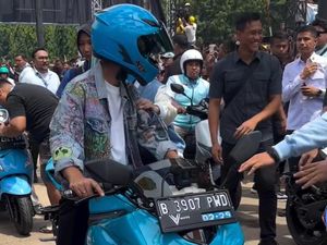 Alasan Gibran Naik Motor Listrik ke Kampanye Akbar Alasan Gibran Naik Motor Listrik ke Kampanye Akbar