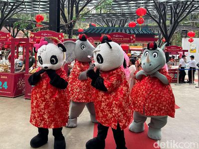 Parade Barongsai hingga Panda Meriahkan Imlek di Taman Safari Bogor