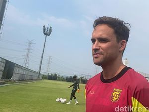 Paul Munster Puas dengan Fisik Pemain Persebaya untuk Laga Lanjutan Liga 1 Paul Munster Puas dengan Fisik Pemain Persebaya untuk Laga Lanjutan Liga 1