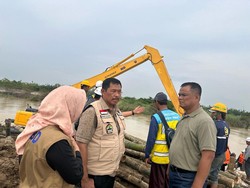 Pj Gubernur Jateng Pastikan Penanganan Korban dan Tanggul Jebol di Demak