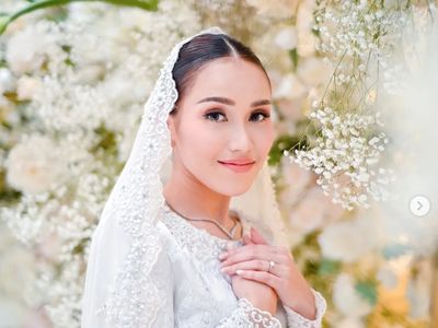 7 Artis yang Batal Menikah Walau Sudah Bertunangan, Ada Ayu Ting Ting