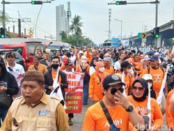 Kawasan Sunter Menuju JIS Macet Total, Massa AMIN Jalan Kaki