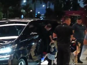 Jokowi Bersama Jan Ethes Tiba di Fairmont, Gibran Menyusul