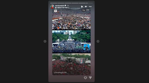 Sandy Walsh memamerkan suasana kampanye akbar tiga pasangan capres yang berlangsung di Indonesia.