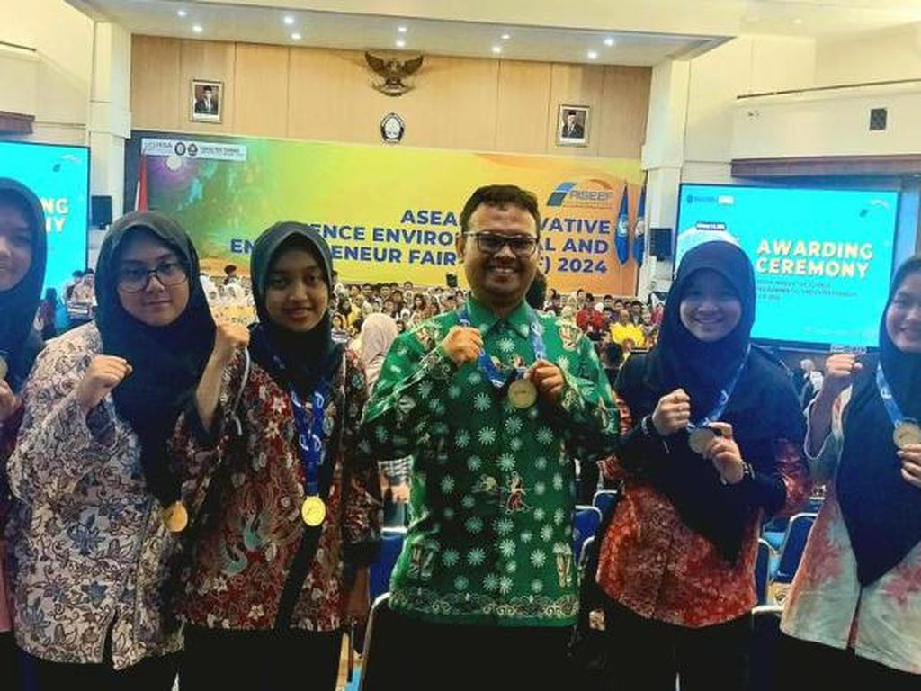Siswa MAN 4 Jakarta Raih Emas di Lomba Riset Internasional Berkat Teliti Kulit Pisang