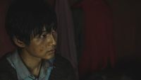 7 Foto Song Joong Ki Jadi Pembelot Korea Utara