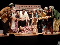 Melihat Perkembangan Zaman Lewat Teater Obrok Owok-owok Ebrek Ewek-ewek