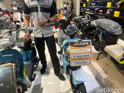 Pelanggan Ini Hepi Banget! Beli Sepeda Listrik di Transmart Hemat Rp 2,7 Juta