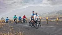 Asyiknya Bersepeda Menyusuri Lautan Pasir Bromo