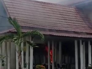 Kantor Badan Keuangan Daerah Pemkab Tanjabtim Terbakar Usai Mati Lampu Kantor Badan Keuangan Daerah Pemkab Tanjabtim Terbakar Usai Mati Lampu