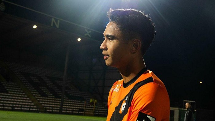 Marselino Ferdinan genap satu tahun berkarier bersama KMSK Deinze. Mantan pemain Persebaya Surabaya ini bercerita bagaimana mengalami kemajuan yang cukup pesat. Tidak hanya itu, ia juga berkisah bagaimana sulitnya menembus tim utama.