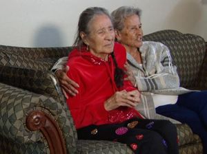 Momen Menyentuh Hati Saudari Kembar Bertemu Lagi Setelah 81 Tahun Terpisahkan