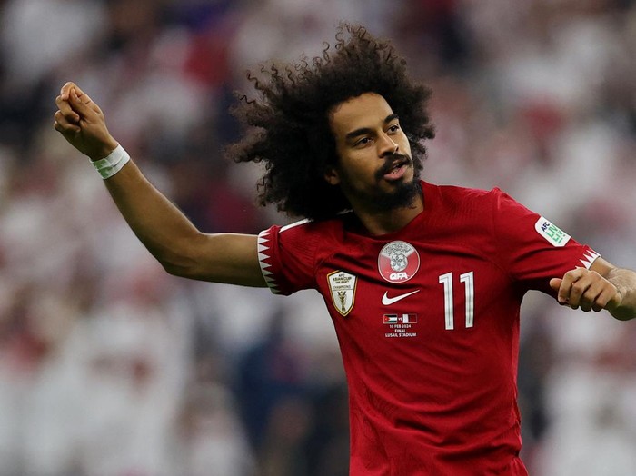 Akram Afif menjadi bintang kemenangan Qatar atas Yordania di final Piala Asia 2023. Selain hat-trick, bintang 27 tahun itu bikin trik sulap yang bikin heboh.