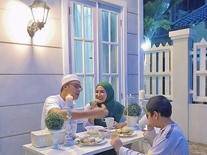 Natalie Sarah Hobi Makan di Teras Rumah hingga Pinggir Pantai Natalie Sarah Hobi Makan di Teras Rumah hingga Pinggir Pantai