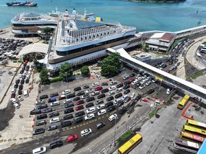 Stasiun KA ke Pelabuhan Ketapang Bakal Terhubung Skybridge Stasiun KA ke Pelabuhan Ketapang Bakal Terhubung Skybridge