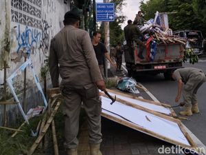 Hari Pertama Masa Tenang, APK di Jogja Dibersihkan Sejak 00.01 WIB Hari Pertama Masa Tenang, APK di Jogja Dibersihkan Sejak 00.01 WIB