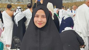 Masyaallah, Prilly Latuconsina Bersyukur Umrah Bareng Keluarga dan Karyawan