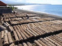 Musim Hujan, Petani Garam di Karangasem Beralih Profesi Jadi Nelayan-Peternak