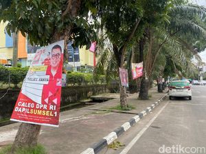 Bawaslu Kewalahan Turunkan APK di Palembang, Timses Diminta Membantu